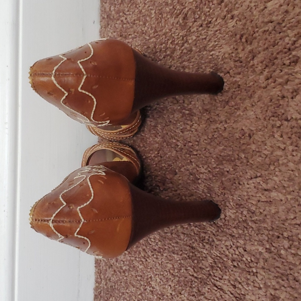 Carlos Santana open toe heels - Picture 4 of 6